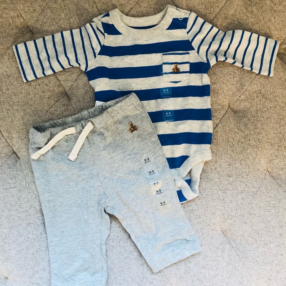 Gap baby outfit